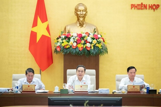 Xin y kien Bo Chinh tri ve uu dai dac thu cho tinh, thanh sau sap nhap hinh anh