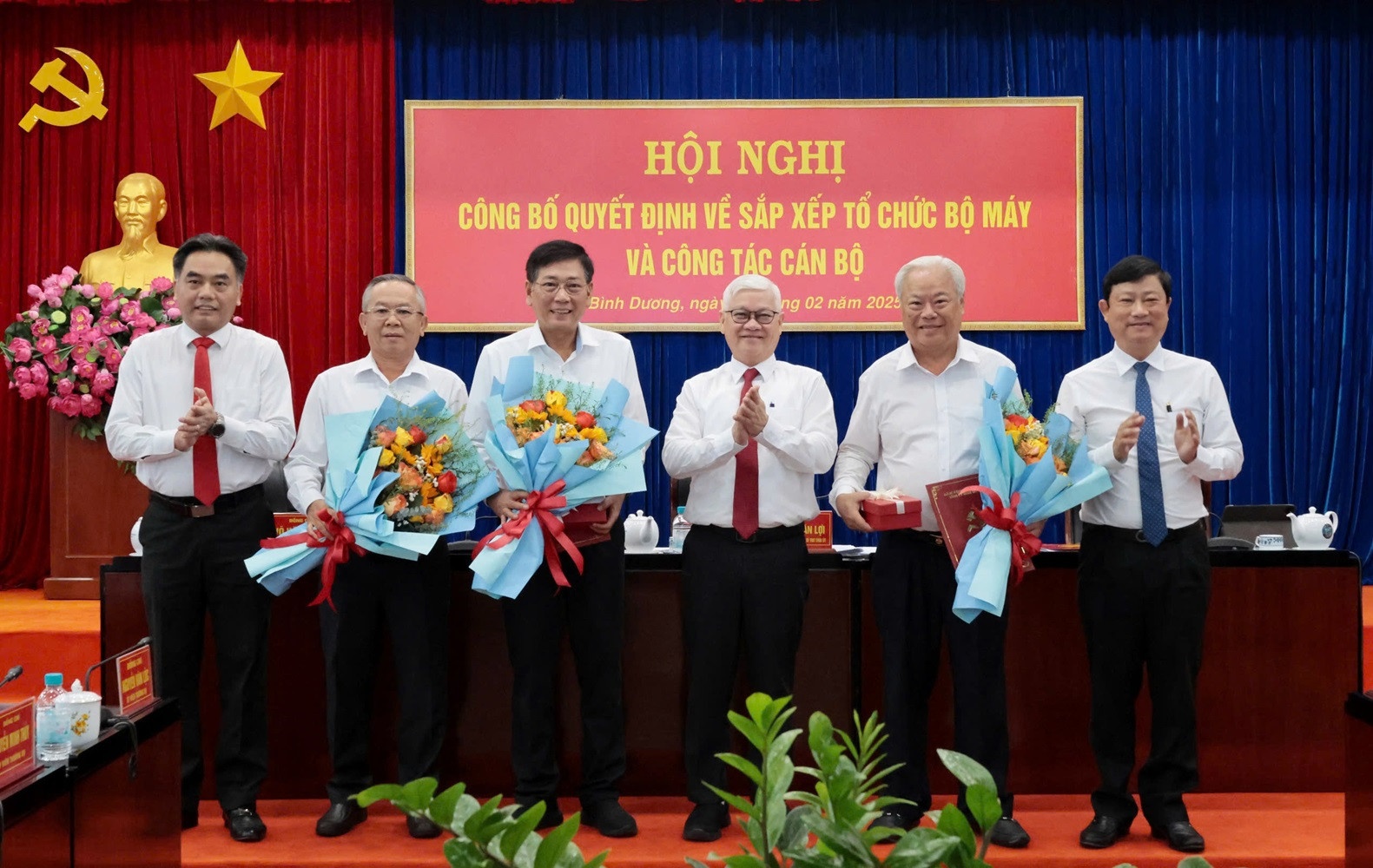 Nhieu lanh dao chu chot tinh Binh Duong xin nghi huu truoc tuoi hinh anh