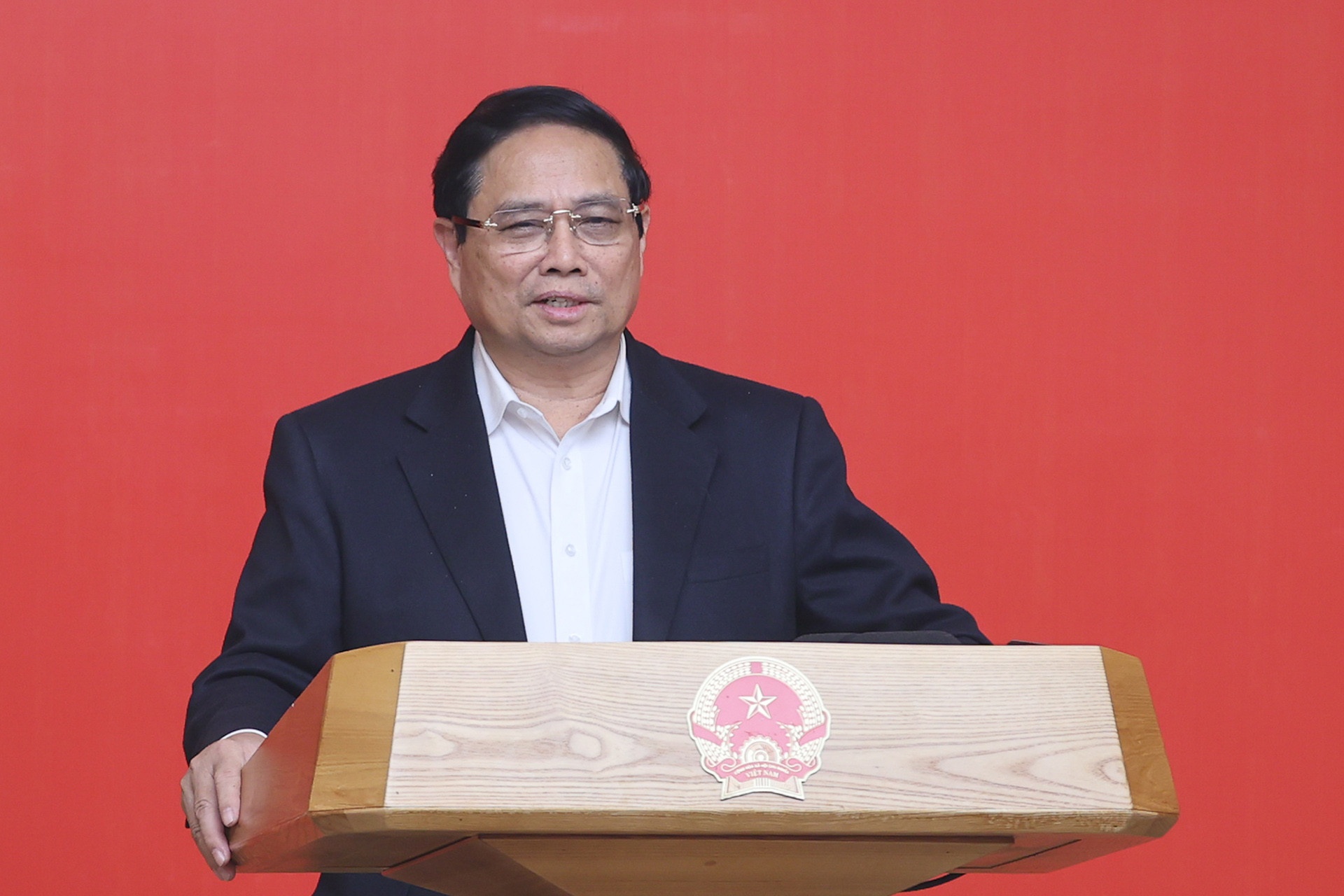 Thu tuong, 7 Pho thu tuong, 16 Bo truong cung go kho cho dia phuong hinh anh