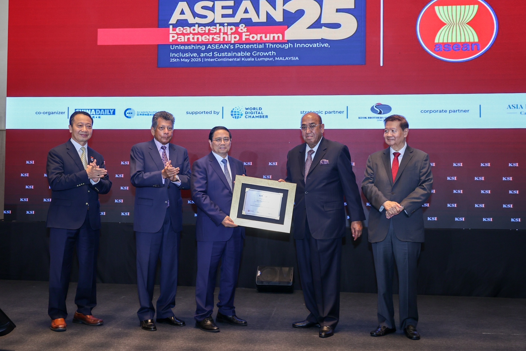 Thu tuong Pham Minh Chinh duoc vinh danh nha lanh dao ASEAN tieu bieu hinh anh