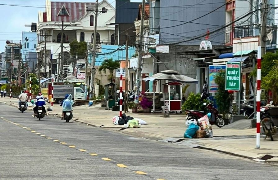 Do 22 bien cam do xe ngay chan tren von ven 1 km duong hinh anh