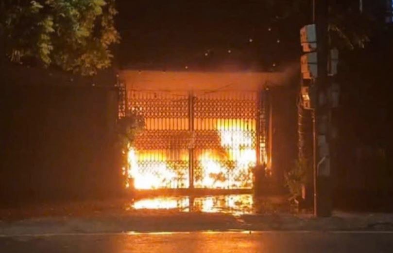 Cuu 7 nguoi ket trong dam chay luc rang sang o Hung Yen hinh anh