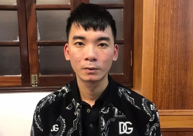 Nhan 2 trieu dong de dua 5 nguoi nuoc ngoai nhap canh trai phep hinh anh