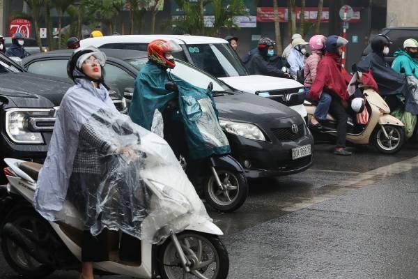 CSGT Ha Noi bac thong tin 'dung xe mac ao mua bi phat 14 trieu dong' hinh anh