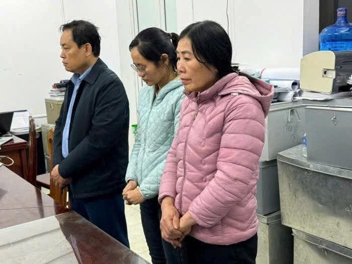 Giam doc Trung tam,  Hoa Binh anh 1