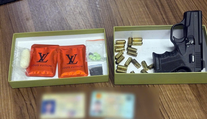 Canh sat 141 Ha Noi bat giu gan 100 doi tuong, thu nhieu vu khi hinh anh