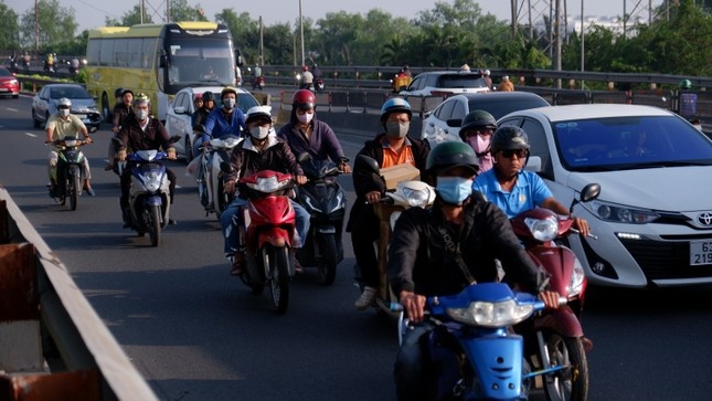 TP.HCM don Tet voi khong khi lanh 20 do C hinh anh