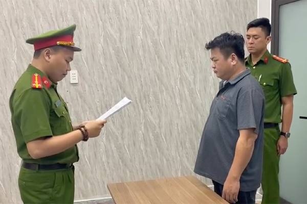 Chuyen an bat giu dai gia lua dao bang chieu to chuc dau gia o TP.HCM hinh anh