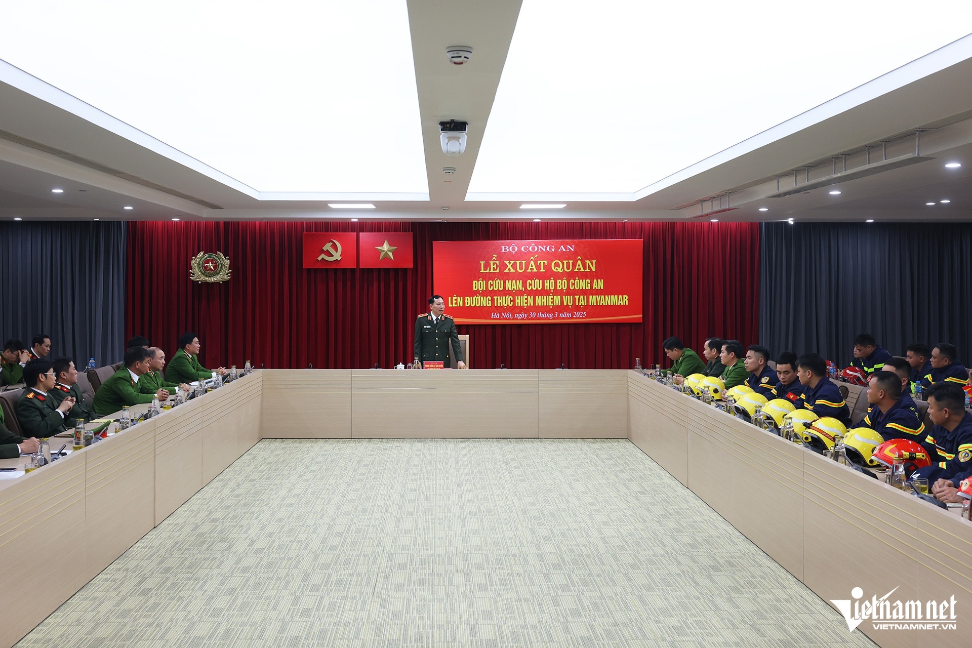 Thu truong Cong an anh 1