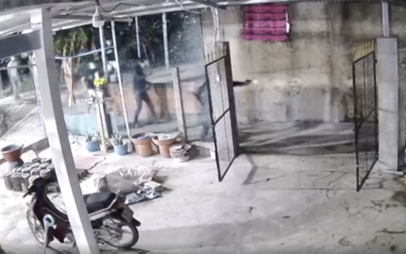 Truy xet nhom con do hung han cam hung khi tan cong nha dan hinh anh