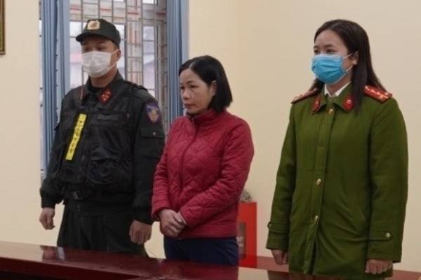 Bat tam giam nu pho chu tich xa o Bac Kan hinh anh