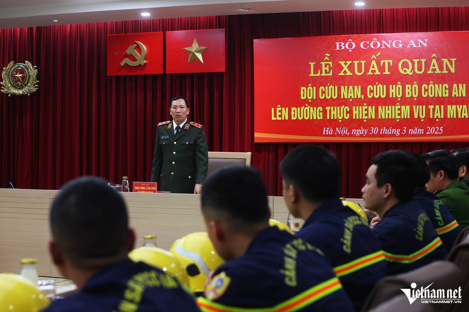 Thu truong Cong an anh 3