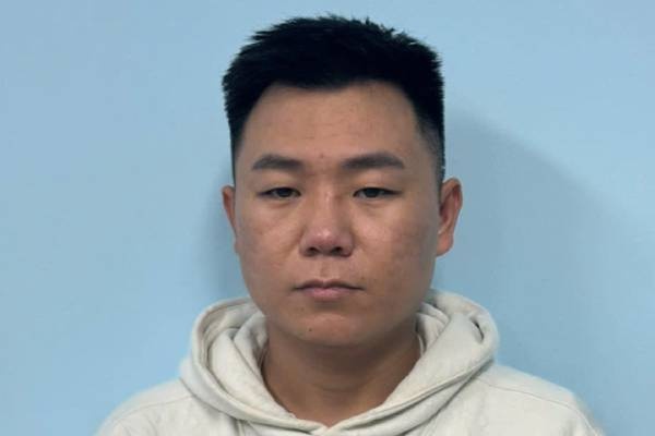 Tin 'ong ban quen qua mang xa hoi', mat tai san hang chuc trieu dong hinh anh