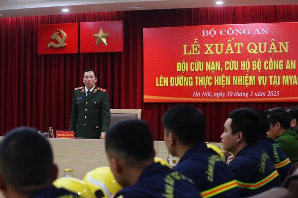 Thu truong Cong an: Sang Myanmar voi tinh than giup ban nhu giup minh hinh anh