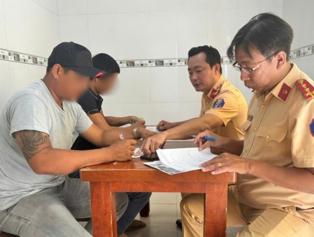 Va chạm giao thông ảnh 3 Va cham giao thong anh 3