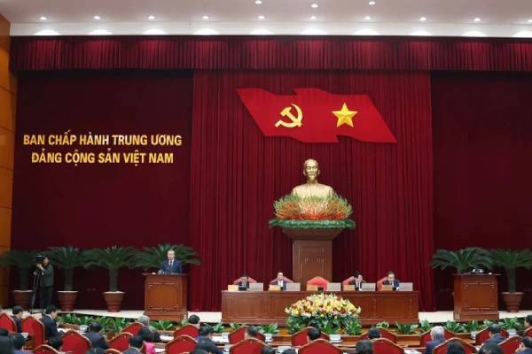 Ngay lam viec thu nhat cua Hoi nghi Trung uong khoa XIII hinh anh