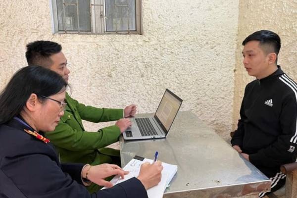 Chieu thuc lua dao,  7 ngay xay dung,  Nguyen The Anh,  Ung dung UNISAT anh 1