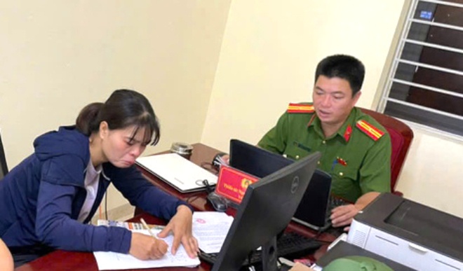 Tom gon,  nu dao chich anh 1