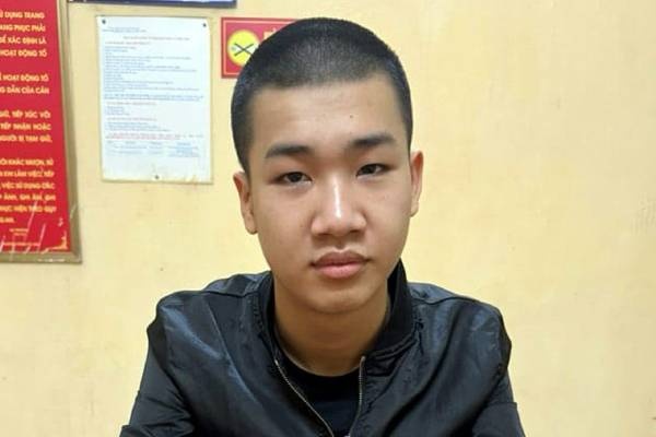 Bat bi can cuoi cung vu mang thi the ban 'choi' ma tuy vut tren de hinh anh