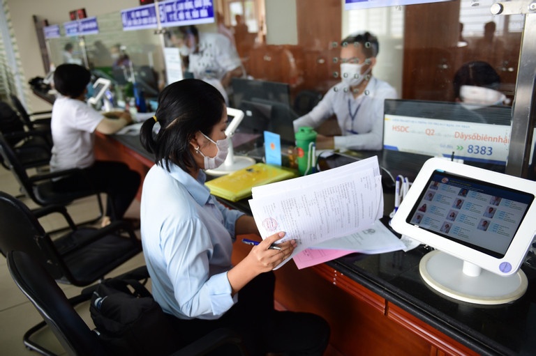 Can bo nghi viec do tinh gon o TP.HCM co the nhan cao nhat 2,7 ty dong hinh anh