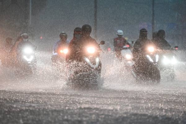 Mien Bac sap hung mua lon den 150 mm, cham dut nang nong hinh anh