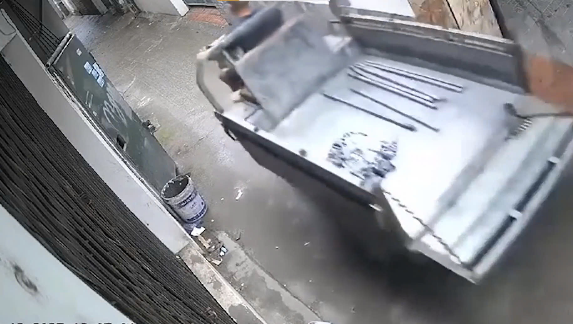 Clip xe ba banh dam tu vong hoc sinh hinh anh