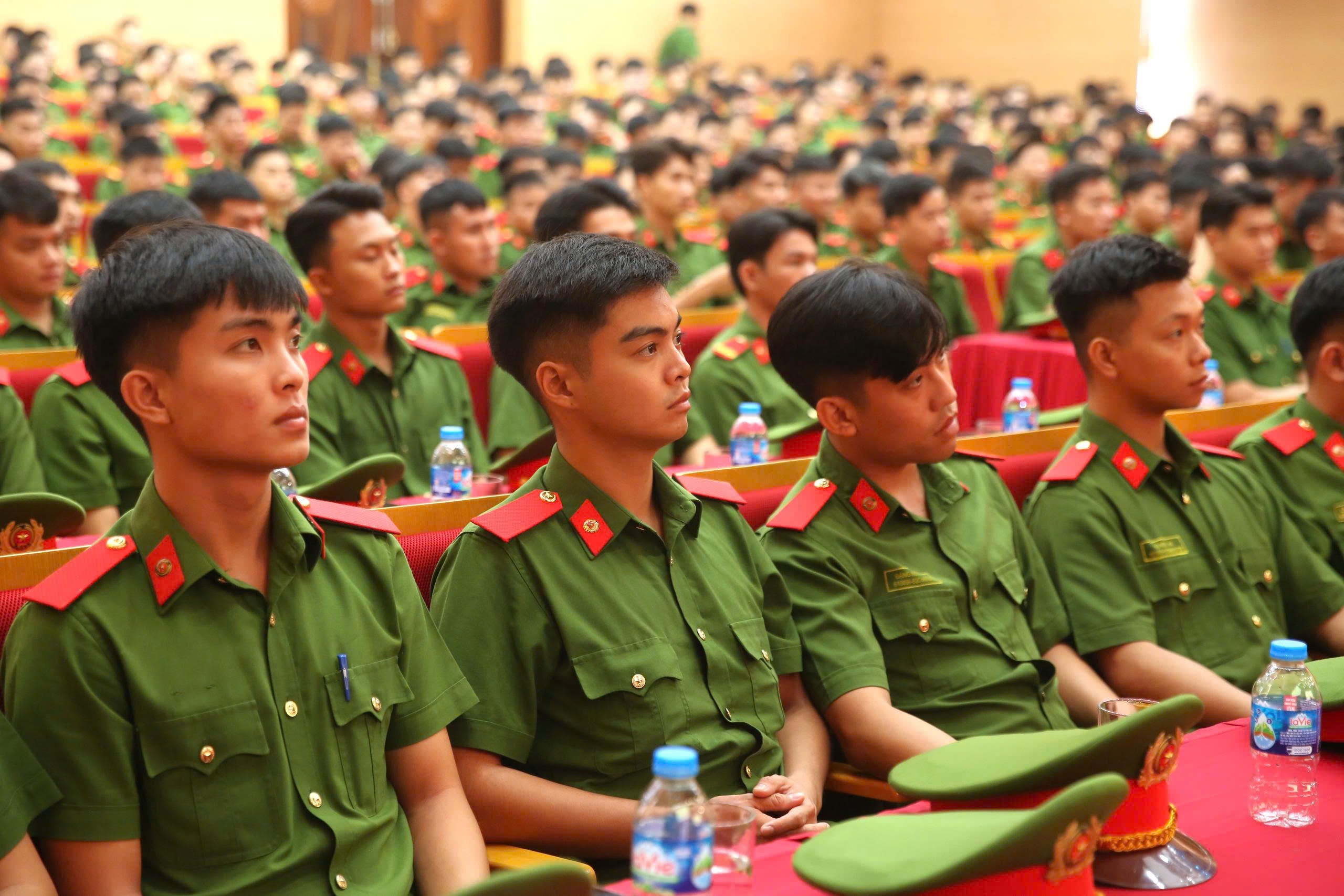 A80,  Nguyen Thanh Long,  CATP,  CAHN,  Cao dang ANND anh 3