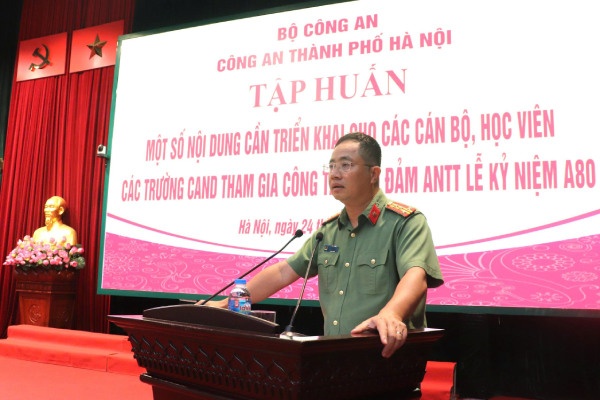 Tap huan cho can bo hoc vien CAND tham gia bao dam ANTT Le ky niem A80 hinh anh