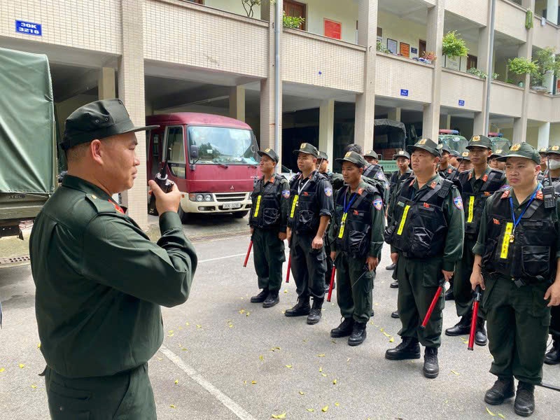 Canh sat dac nhiem,  Doan The Phong,  CAHN,  Vanh dai an ninh,  Canh sat dac nhiem anh 1