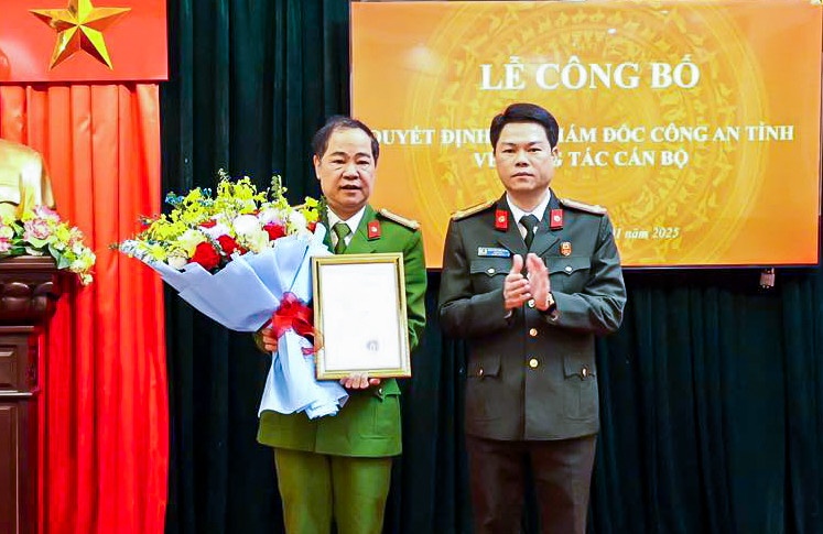 Mot truong cong an huyen o Nam Dinh xin nghi huu truoc tuoi hinh anh