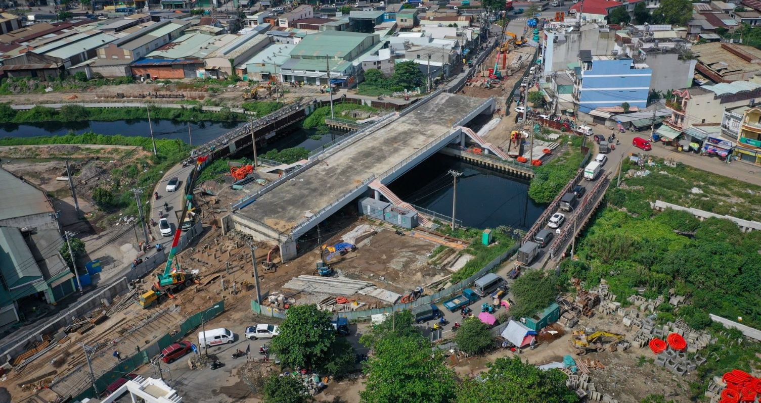 10 cong trinh cau duong tai TP.HCM thong xe truoc Tet At Ty 2025 hinh anh