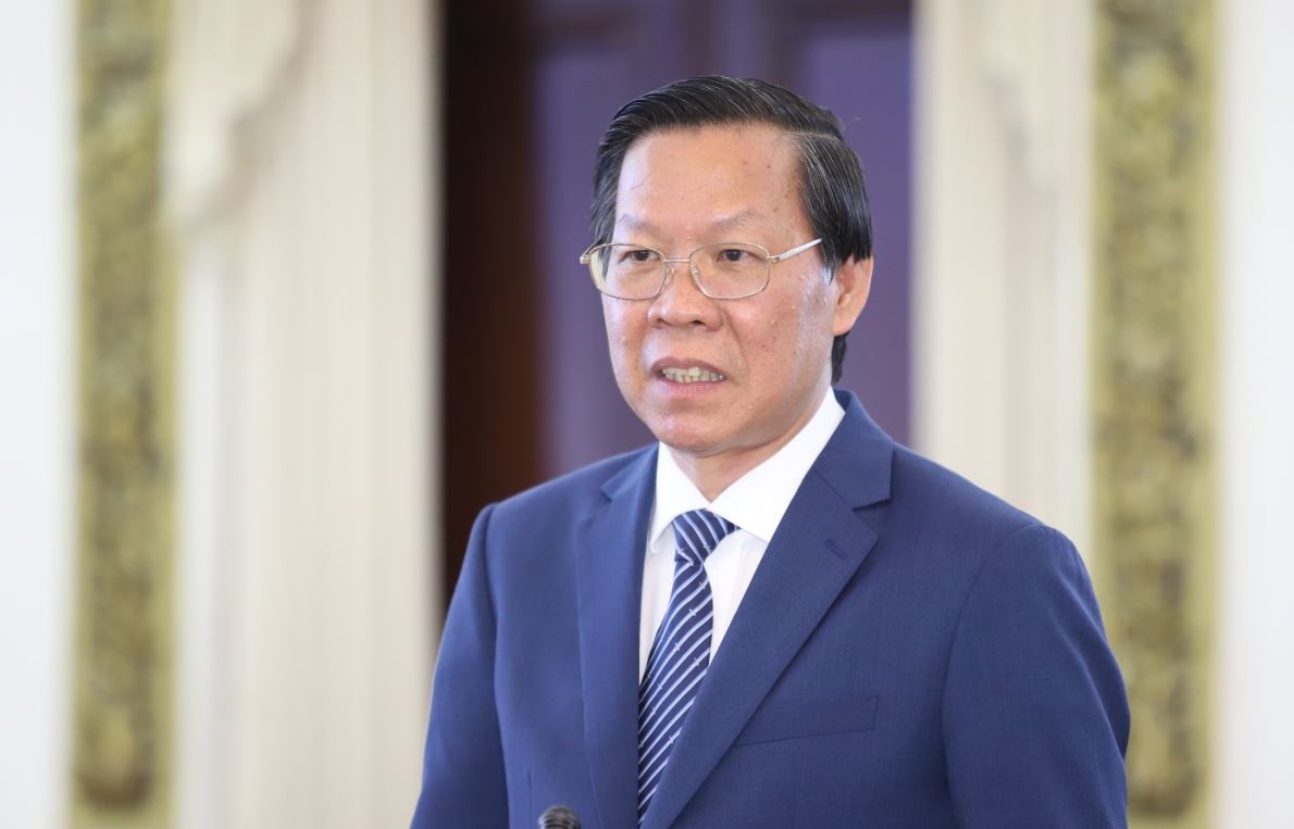 Chu tich UBND TP.HCM nhan them nhiem vu moi hinh anh