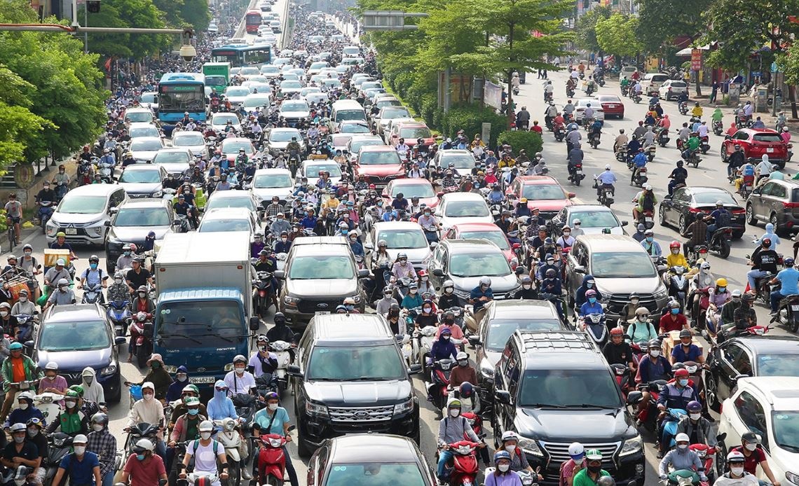 Xe ca nhan o Ha Noi tang nhanh gap 10 lan toc do phat trien ha tang hinh anh