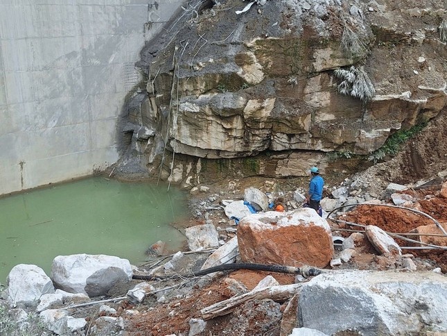 Vu tai nan thuy dien o Kon Tum: Tim thay thi the nan nhan cuoi cung hinh anh