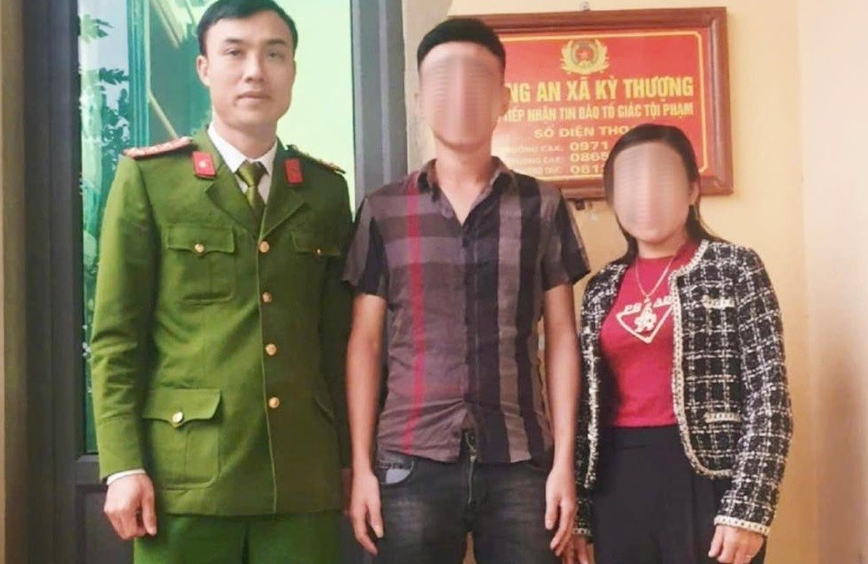 Giai cuu nam thanh nien bi lua sang Campuchia hinh anh