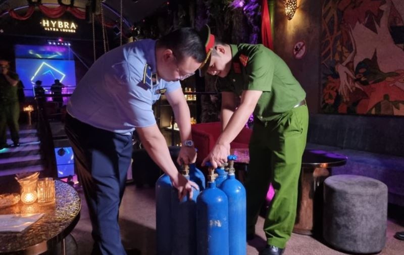 Nguoi su dung, buon ban thuoc la dien tu, ‘bong cuoi’ bi xu ly ra sao? hinh anh