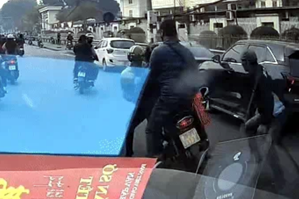 Tai xe xe om,  Bi dam trung nguc,  hang Grab anh 1