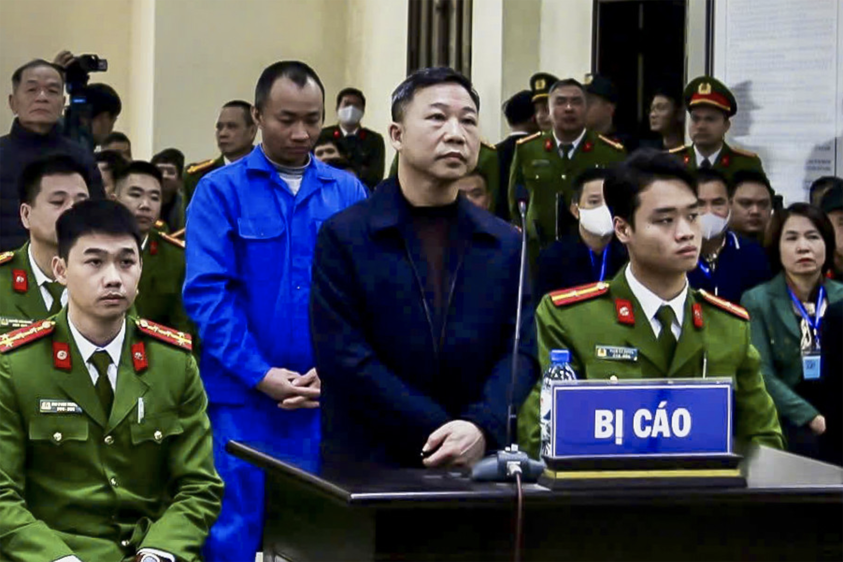 Ong Luu Binh Nhuong: Sai lam lon nhat cuoc doi la nhan tien cam on hinh anh