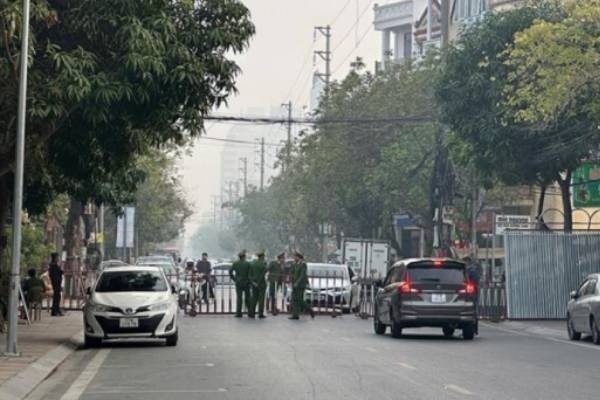 An ninh that chat tai phien toa xet xu Luu Binh Nhuong va Le Thanh Van hinh anh