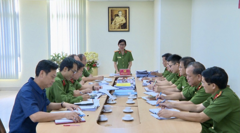 Mua ban nguoi,  Xuyen quoc gia anh 3