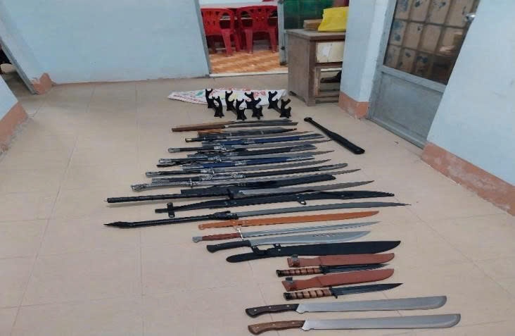 Sam loat vu khi de 'chua benh' hinh anh