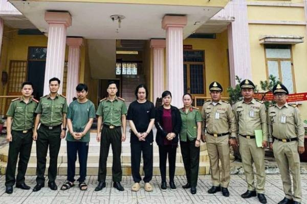 Duong day nhan tien cua gan 1.000 nguoi co 'nhu cau' sang Han Quoc hinh anh