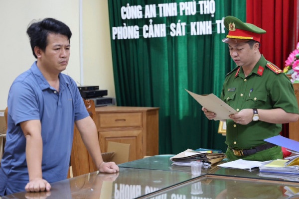 Bat giam doc Cong ty Tomoken san xuat hon 2 trieu binh chua chay gia hinh anh