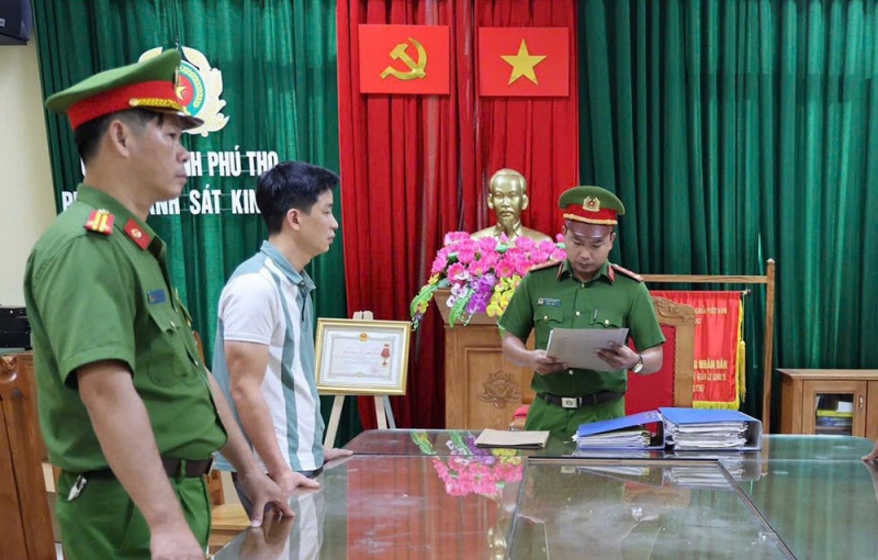 Cong ty Tomoken,  Phan The Hoai,  Phan Bach Thong anh 6