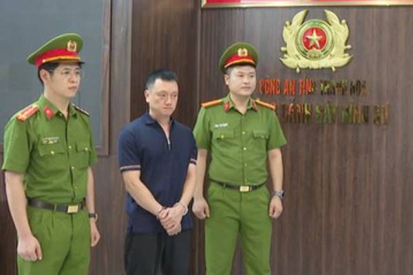 Vi sao trum giang ho Vy 'ngo' xu Thanh bi bat? hinh anh