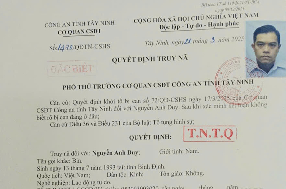 Con trai cuop tien bo anh 2