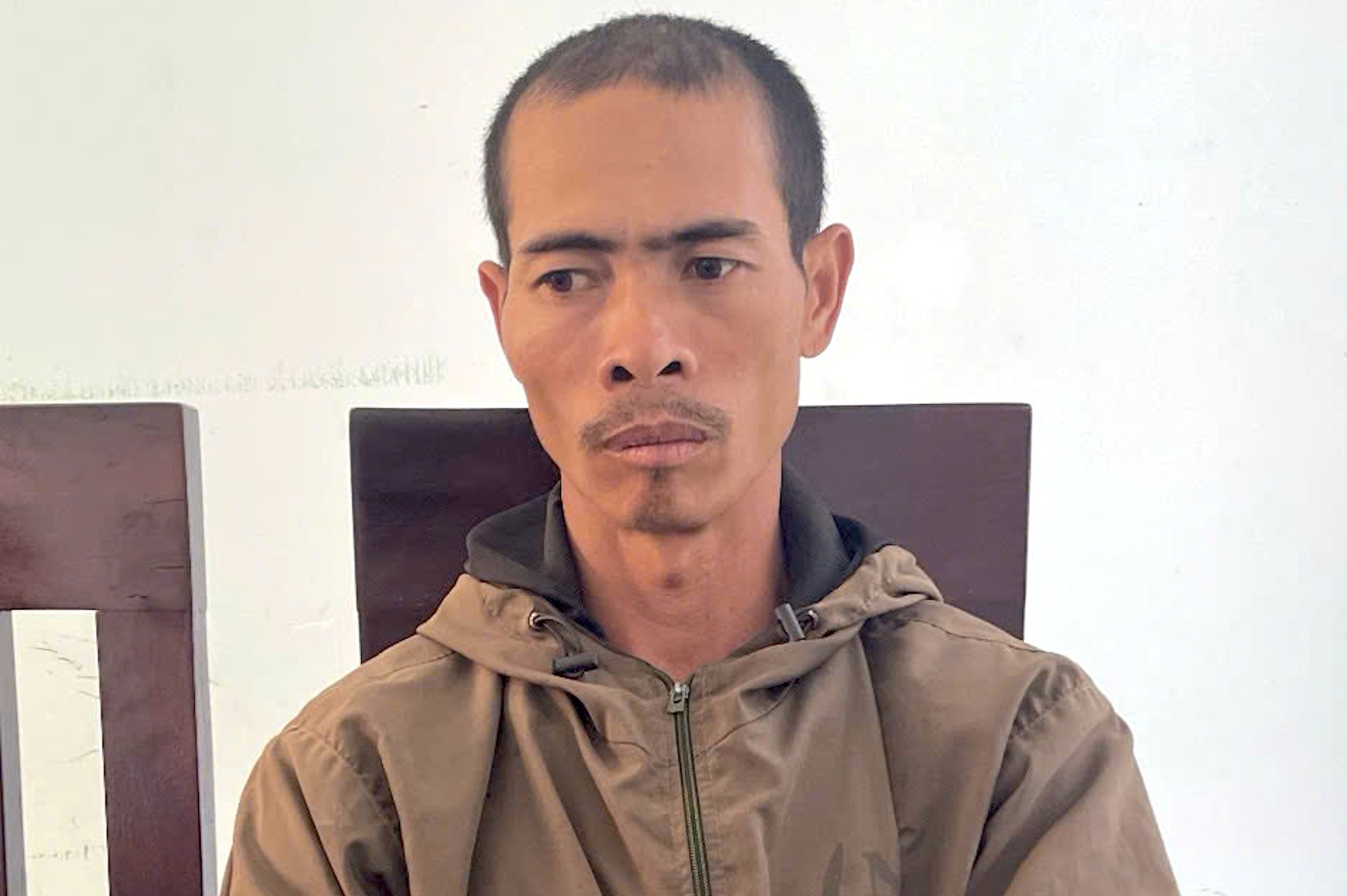 Vu triet ha ca tram cay ho tieu, ca phe: Ga anh re ghen voi em ho vo hinh anh