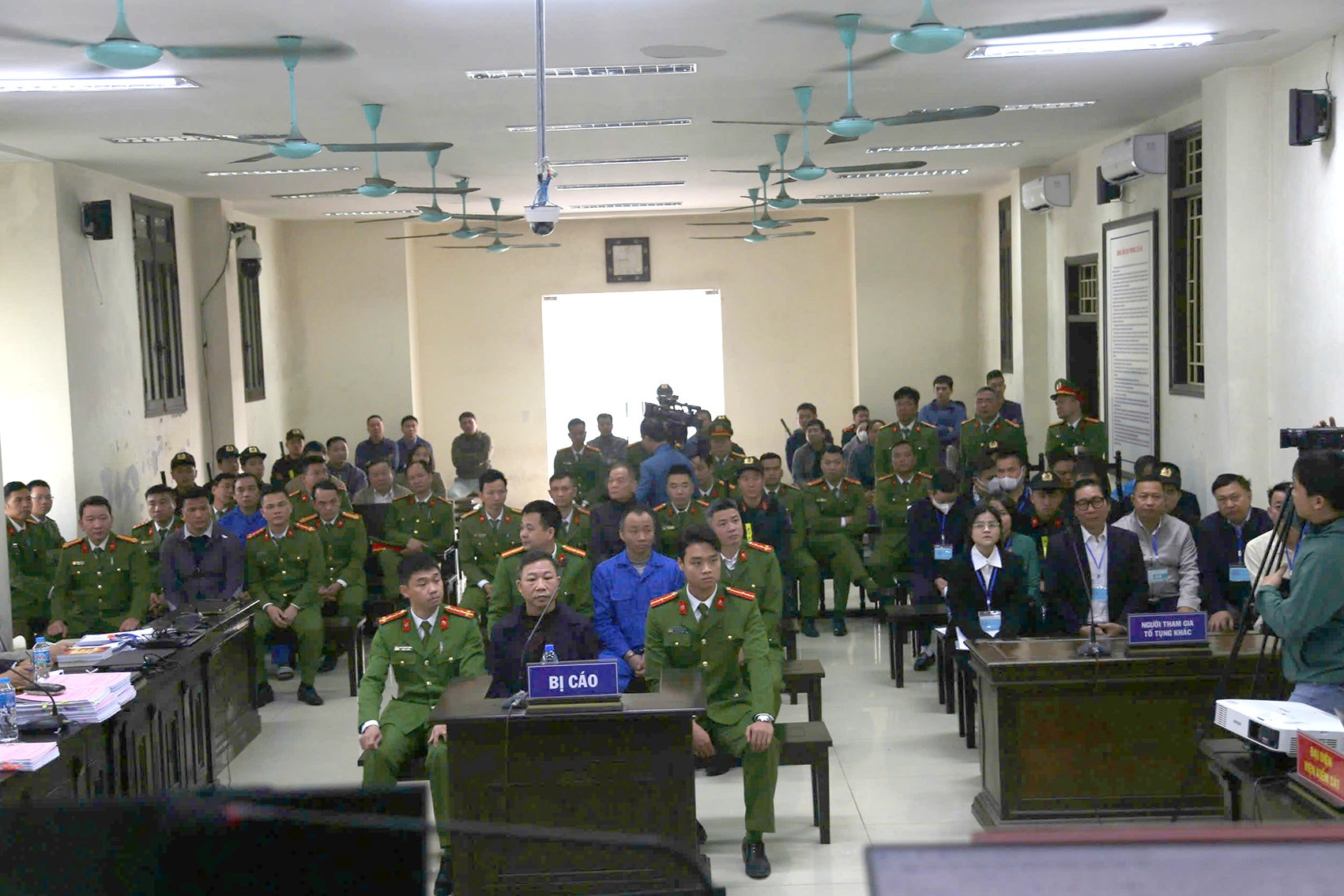 Luu Binh Nhuong,  Le Thanh Van,  Van tai Ha Long,  Cong ty Ha Long,  HTX Hong Van,  Cong ty Sao Do,  Co phan Truong Sinh,  Cong ty Truong Sinh anh 1