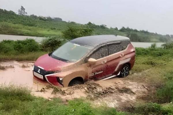 Sát hại tài xế,  Đốt xe ảnh 1 Sat hai tai xe,  Dot xe anh 1