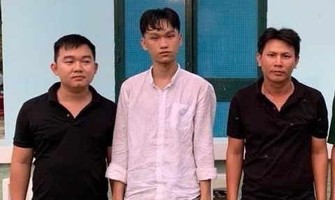 Xuat canh trai phep,  Ra nuoc ngoai anh 1